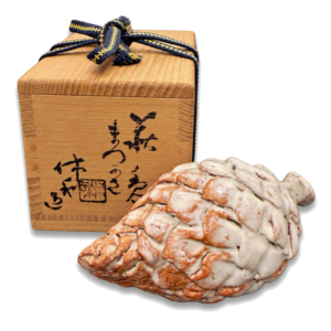 三輪休和　萩 まつかさ 香合